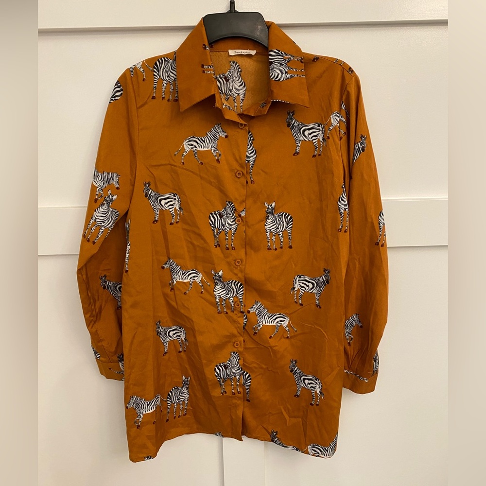 Sunday‎ Up size small tunic length zebra blouse